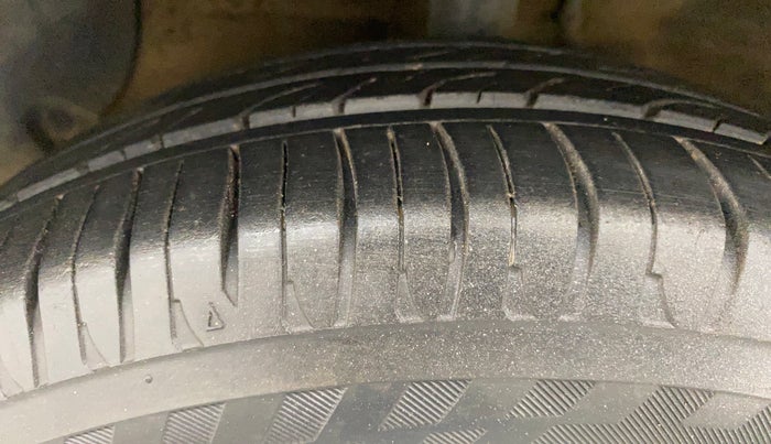 2014 Hyundai Xcent S (O) 1.2, Petrol, Manual, 46,742 km, Left Front Tyre Tread