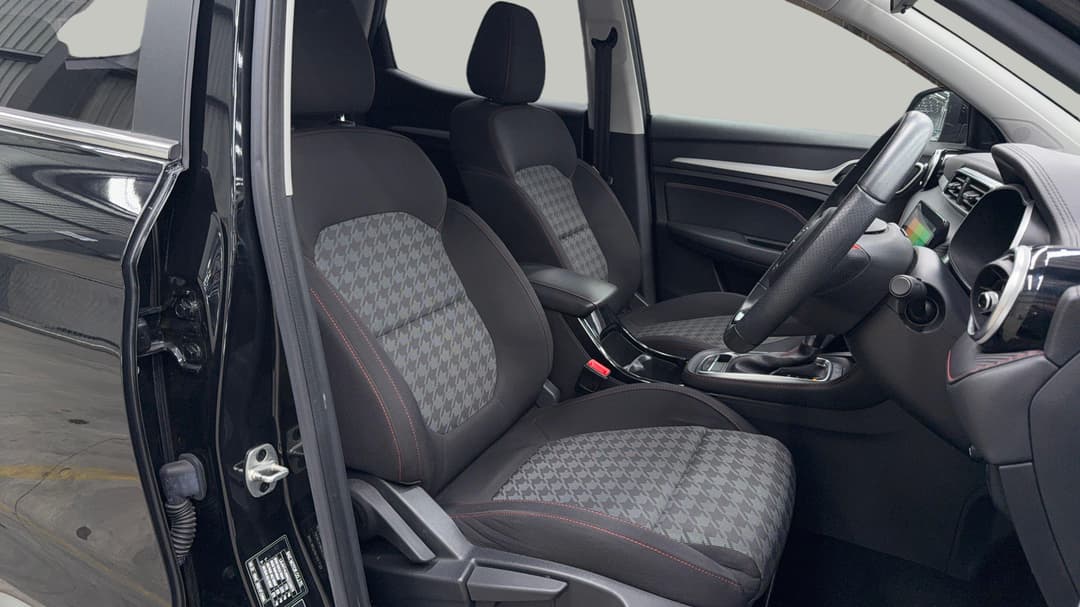 2022 MG Zst Core, Automatic, 13846 km, Right Side Front Door Cabin View
