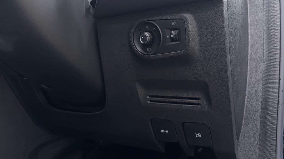 2022 MG Zst Core, Automatic, 13846 km, Utility Switches/Buttons