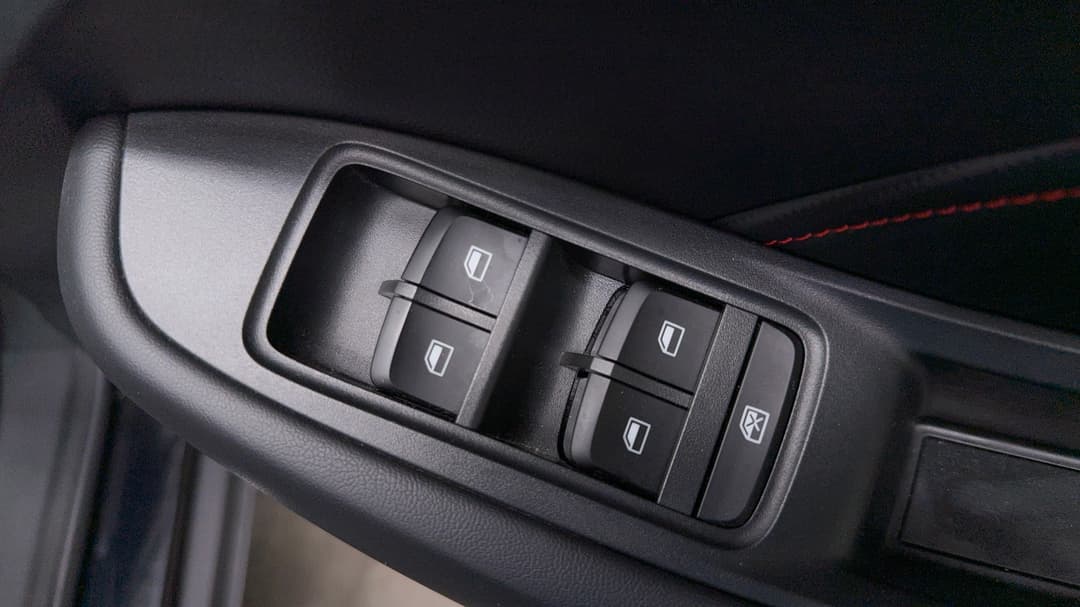 2022 MG Zst Core, Automatic, 13846 km, Drivers Side Door Panel Controls