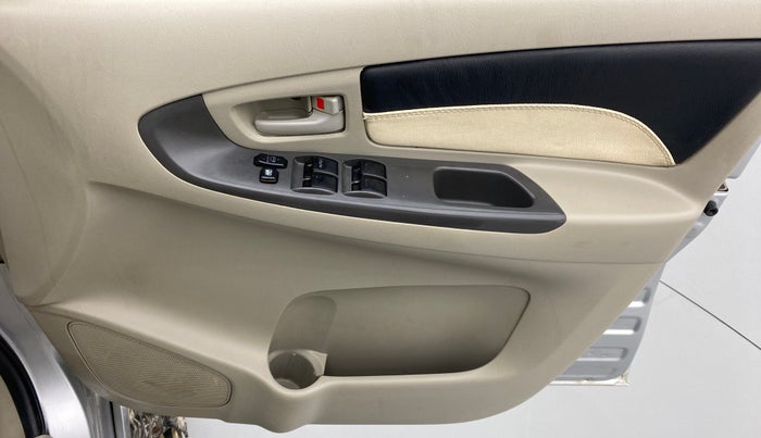 2014 Toyota Innova 2.5 GX 8 STR BS IV, Diesel, Manual, 70,258 km, Driver Side Door Panels Control