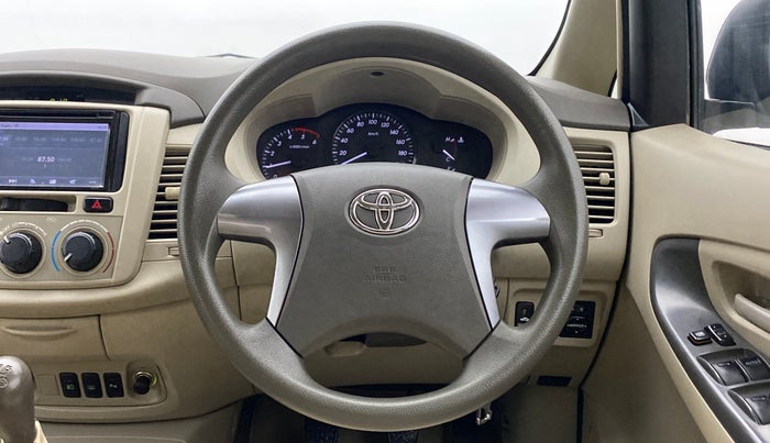 2014 Toyota Innova 2.5 GX 8 STR BS IV, Diesel, Manual, 70,258 km, Steering Wheel Close Up