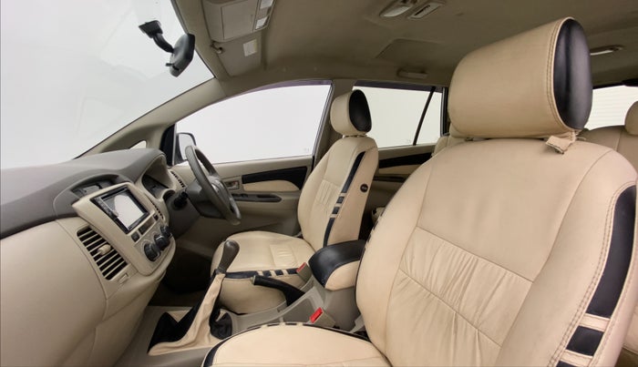 2014 Toyota Innova 2.5 GX 8 STR BS IV, Diesel, Manual, 70,258 km, Right Side Front Door Cabin