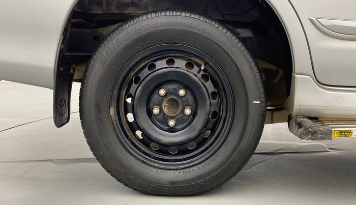 2014 Toyota Innova 2.5 GX 8 STR BS IV, Diesel, Manual, 70,258 km, Right Rear Wheel