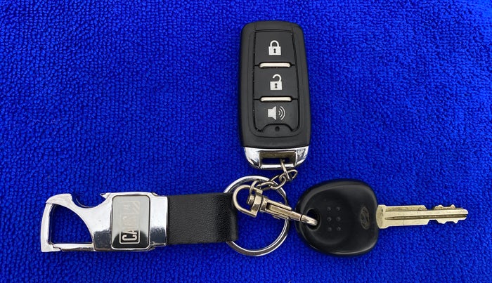 2014 Hyundai Eon D-LITE+, Petrol, Manual, 23,926 km, Key Close Up
