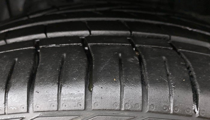 2018 Tata NEXON XZA+ 1.5, Diesel, Automatic, 64,609 km, Right Front Tyre Tread