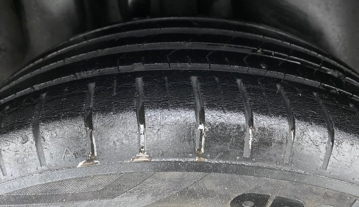 2018 Volkswagen Polo HIGH LINE PLUS 1.0, Petrol, Manual, 50,800 km, Right Rear Tyre Tread