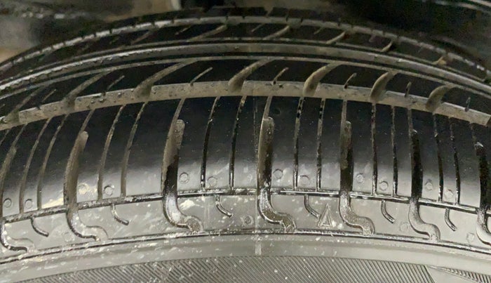 2012 Toyota Etios G, Petrol, Manual, 59,289 km, Right Rear Tyre Tread