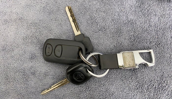2012 Toyota Etios G, Petrol, Manual, 59,289 km, Lock system - Dork lock functional only from remote key