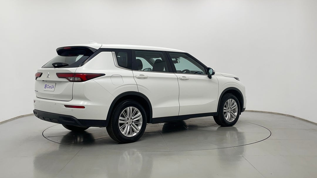 Right Back Diagonal (45- Degree) View