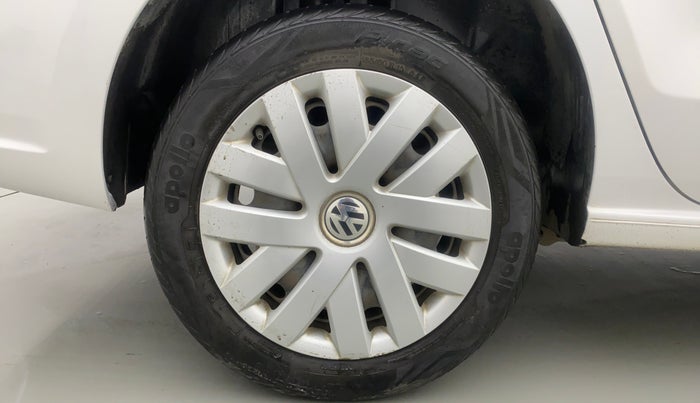 2014 Volkswagen Vento COMFORTLINE TSI AT, Petrol, Automatic, 40,575 km, Right Rear Wheel