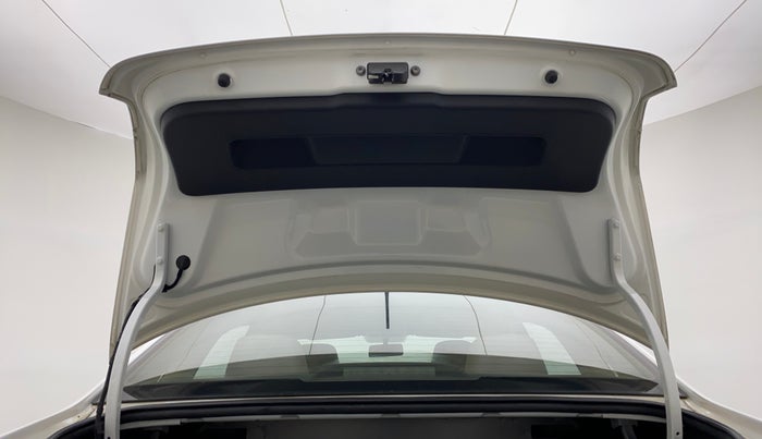 2014 Volkswagen Vento COMFORTLINE TSI AT, Petrol, Automatic, 40,575 km, Boot Door Open
