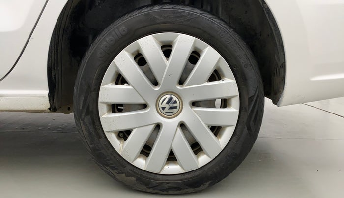 2014 Volkswagen Vento COMFORTLINE TSI AT, Petrol, Automatic, 40,575 km, Left Rear Wheel
