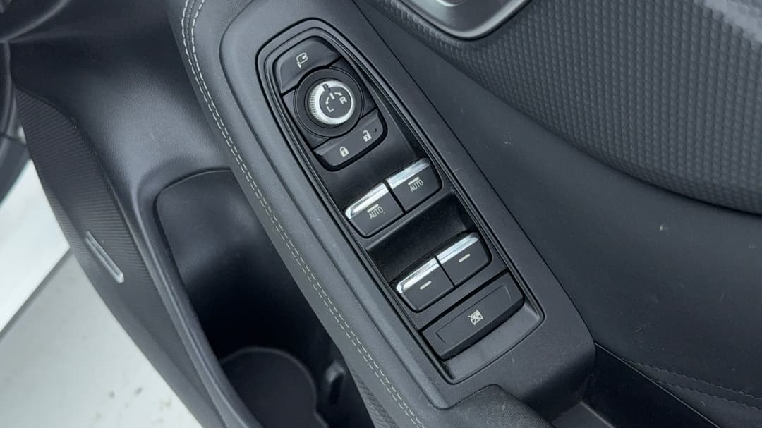 2019 Subaru Forester 2.5i-s (AWD), Automatic, 68499 km, Drivers Side Door Panel Controls