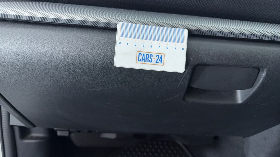 2019 Subaru Forester 2.5i-s (AWD), Automatic, 68499 km, Glove Box Scratch