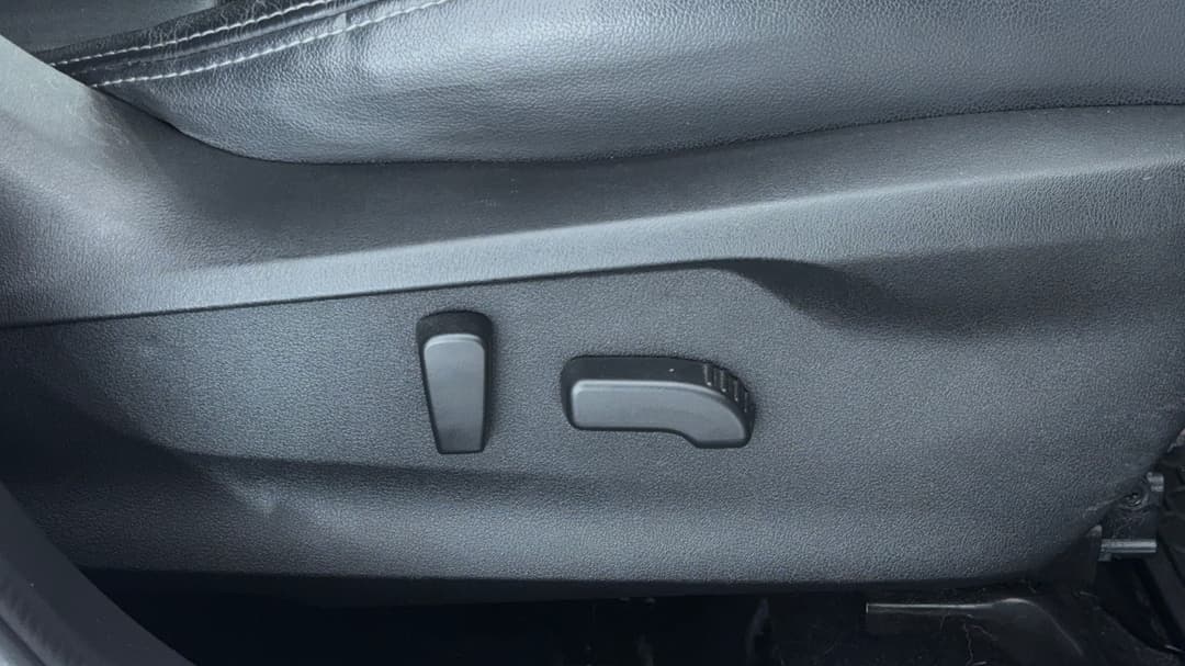 2019 Subaru Forester 2.5i-s (AWD), Automatic, 68499 km, Drivers Side Adjustment Panel