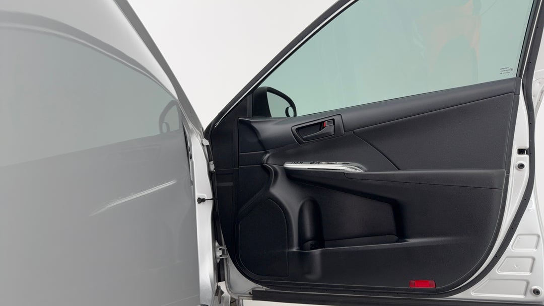 2017 Toyota Camry Altise, Automatic, 104571 km, Speaker View