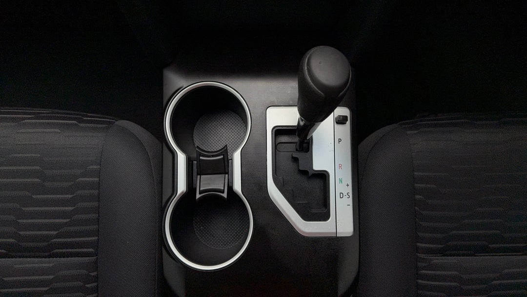 2017 Toyota Camry Altise, Automatic, 104571 km, Gear Lever 