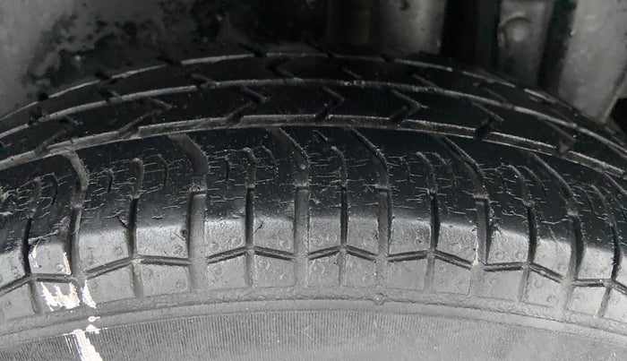 2013 Maruti Swift VDI, Diesel, Manual, 46,389 km, Left Rear Tyre Tread