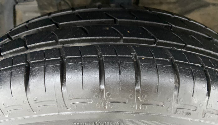 2013 Maruti Swift VDI, Diesel, Manual, 46,389 km, Left Front Tyre Tread