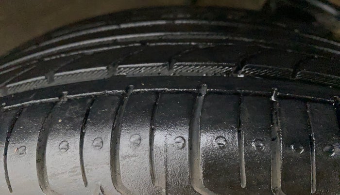 2018 Maruti Alto K10 VXI (O), Petrol, Manual, 46,984 km, Right Front Tyre Tread