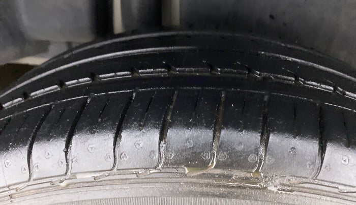 2014 Maruti Ciaz VXI PLUS, Petrol, Manual, 44,229 km, Right Rear Tyre Tread
