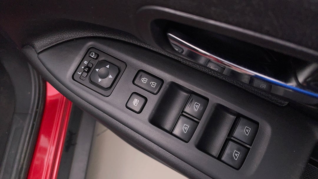 2018 Mitsubishi Outlander Ls 7 Seat (awd), Automatic, 116491 km, Drivers Side Door Panel Controls