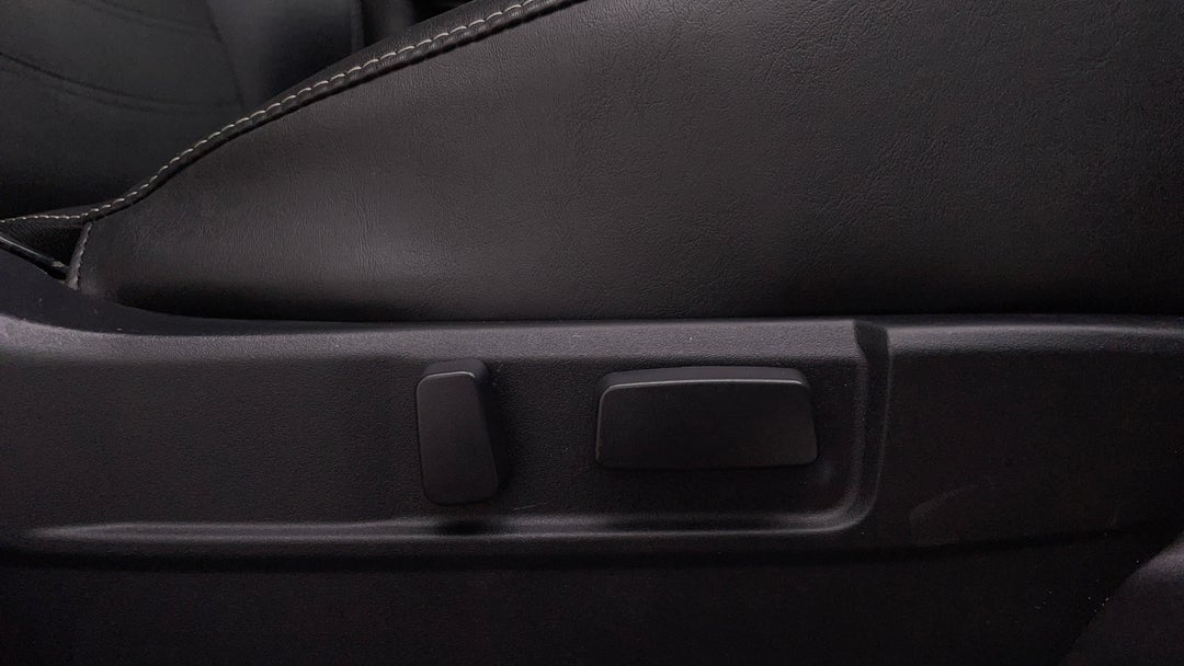 2018 Mitsubishi Outlander Ls 7 Seat (awd), Automatic, 116491 km, Drivers Side Adjustment Panel