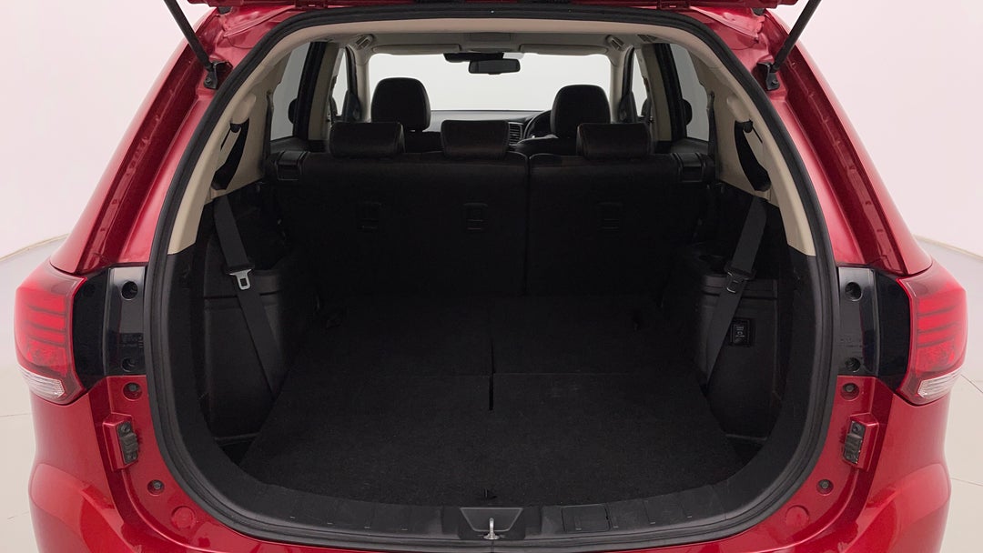 2018 Mitsubishi Outlander Ls 7 Seat (awd), Automatic, 116491 km, Boot Inside View