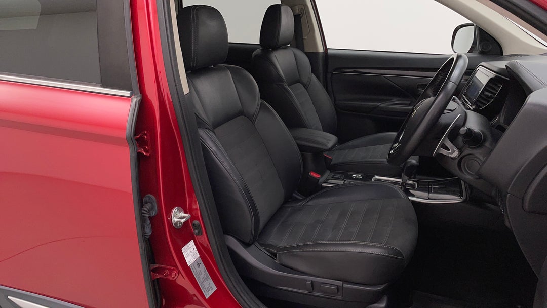 2018 Mitsubishi Outlander Ls 7 Seat (awd), Automatic, 116491 km, Right Side Front Door Cabin View