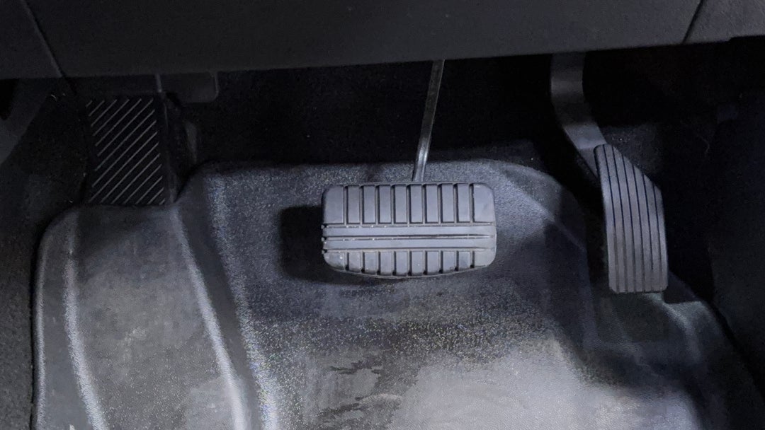 2017 Mitsubishi Outlander Exceed Phev, Automatic, 149436 km, Pedals and Footmat