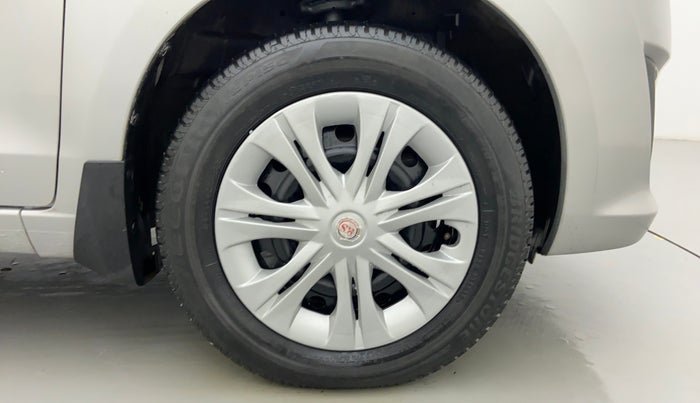 2012 Maruti Ertiga VDI, Diesel, Manual, 1,86,758 km, Right Front Wheel