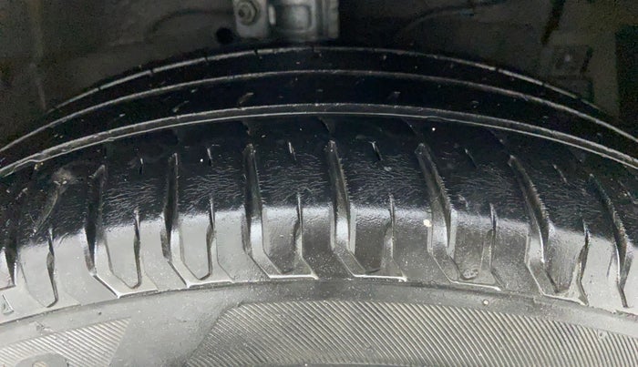 2012 Maruti Ertiga VDI, Diesel, Manual, 1,86,758 km, Right Front Tyre Tread