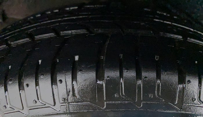 2017 Tata Zest XT RT, Petrol, Manual, 39,609 km, Right Rear Tyre Tread