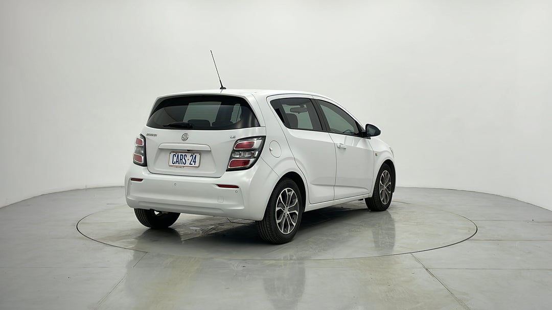 Right Back Diagonal (45- Degree) View