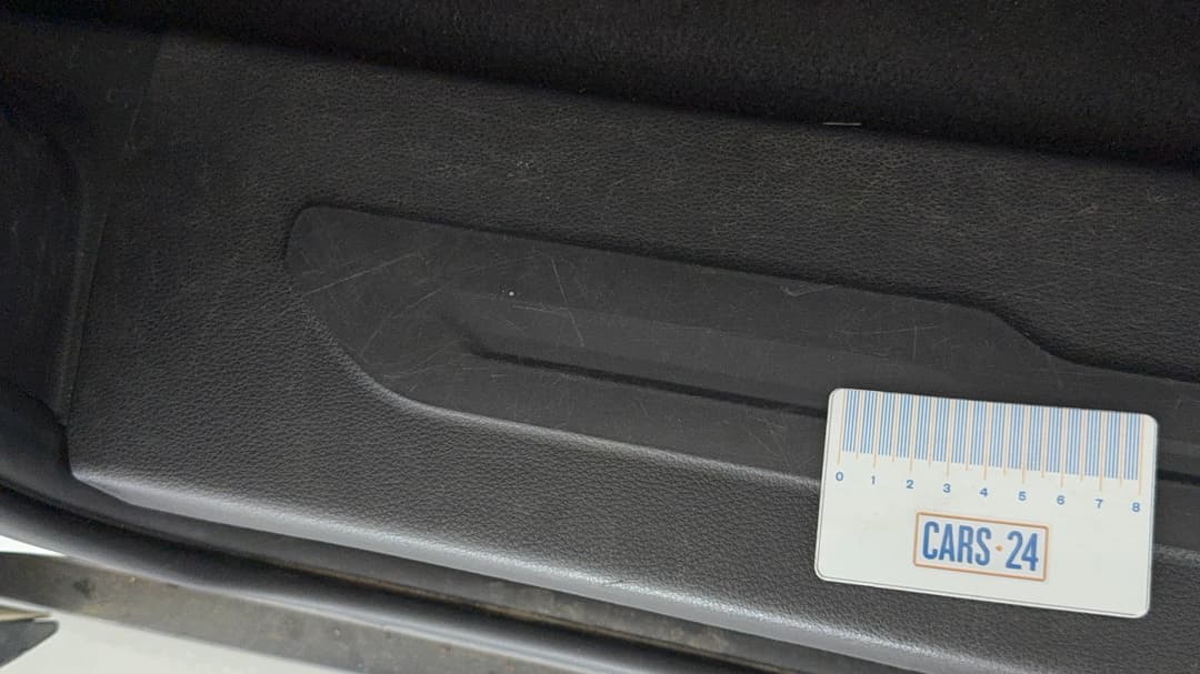 2022 Kia Carnival S, Automatic, 87422 km, Door Sills Rear LHS Scratch