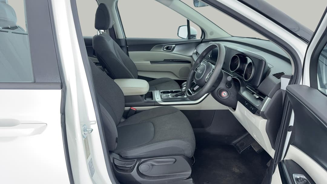 2022 Kia Carnival S, Automatic, 87422 km, Right Side Front Door Cabin View