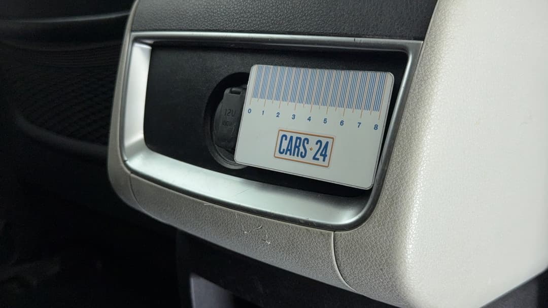 2022 Kia Carnival S, Automatic, 87422 km, Center Console Scratch