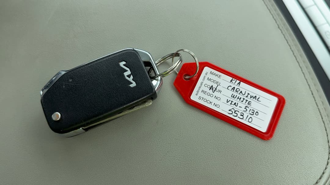 2022 Kia Carnival S, Automatic, 87422 km, Key Close-up