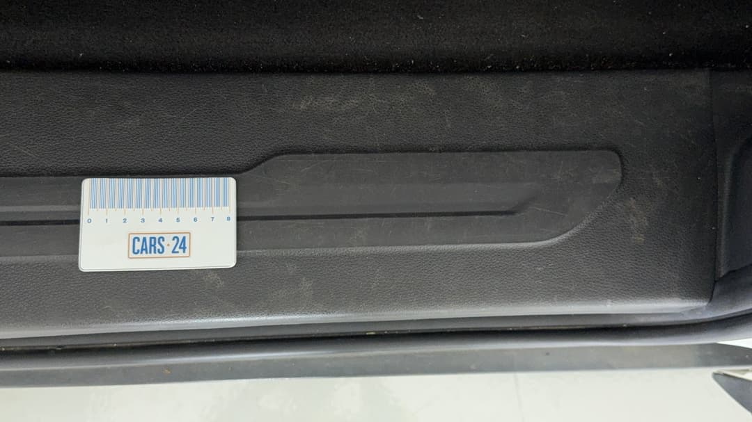 2022 Kia Carnival S, Automatic, 87422 km, Door Sills Rear RHS Scratch
