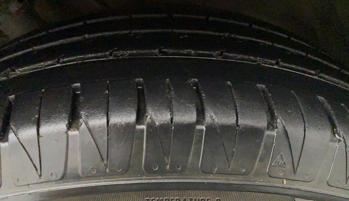 2019 Hyundai VENUE SX PLUS 1.0 TURBO DCT, Petrol, Automatic, 1,13,431 km, Left Front Tyre Tread