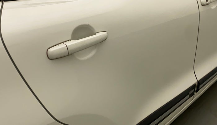 2017 Maruti Baleno DELTA PETROL 1.2, Petrol, Manual, 59,238 km, Right rear door - Minor scratches