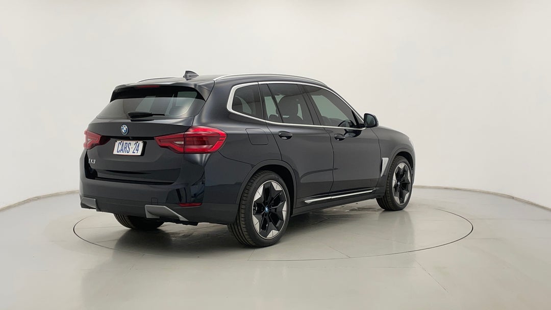 Right Back Diagonal (45- Degree) View