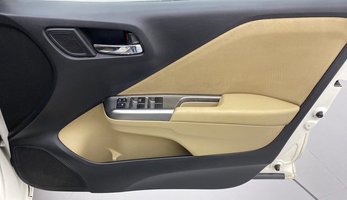 2014 Honda City 1.5L I-VTEC V MT, Petrol, Manual, 1,08,573 km, Driver Side Door Panels Control