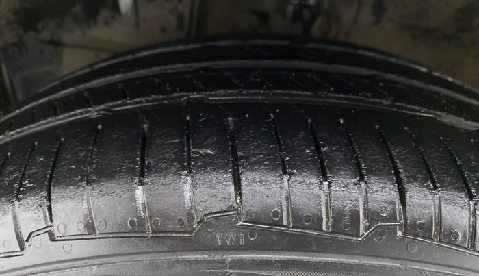 2014 Honda City 1.5L I-VTEC V MT, Petrol, Manual, 1,08,573 km, Left Front Tyre Tread