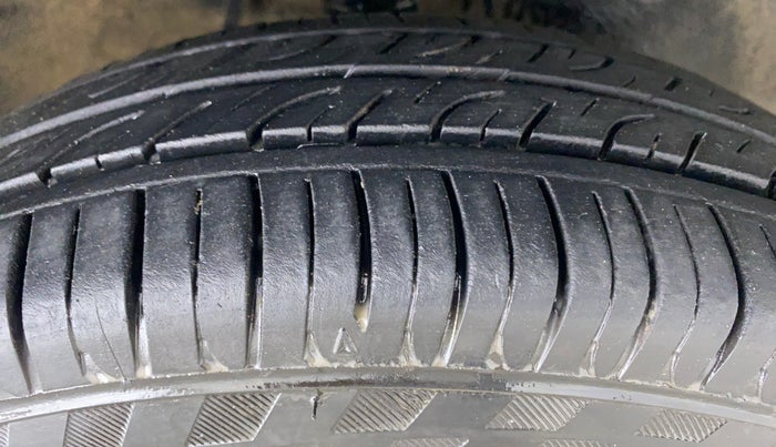 2016 Maruti Alto 800 LXI, Petrol, Manual, 69,252 km, Right Front Tyre Tread