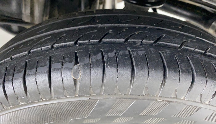 2016 Maruti Alto 800 LXI, Petrol, Manual, 69,252 km, Left Rear Tyre Tread