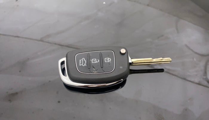 2014 Hyundai Xcent S 1.2, Petrol, Manual, 63,983 km, Lock system - Remote key not functional