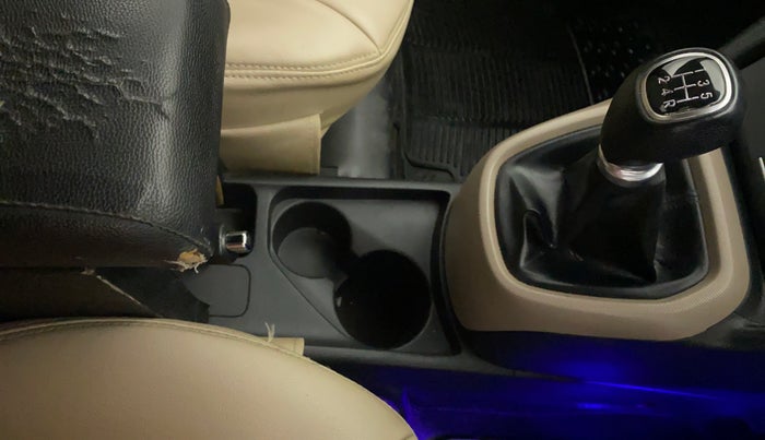 2014 Hyundai Xcent S 1.2, Petrol, Manual, 63,983 km, Gear Lever