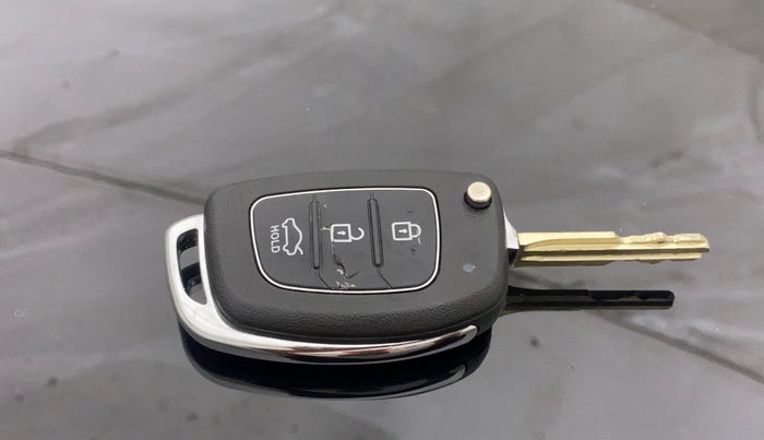 2014 Hyundai Xcent S 1.2, Petrol, Manual, 63,983 km, Lock system - Boot door not opening through lever